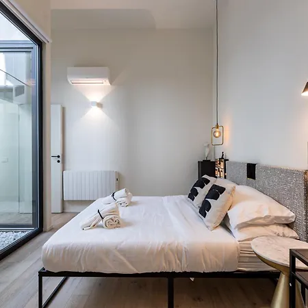 Prázdninový dům Loft In With Private Terrace & Jacuzzi